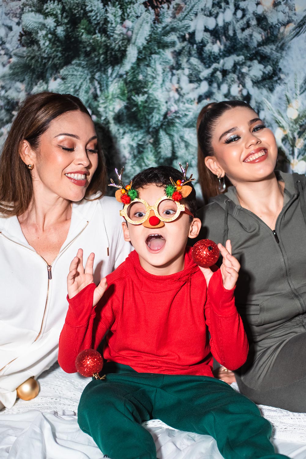 Christmas Specials - Christmas Photography by Pacific Photography