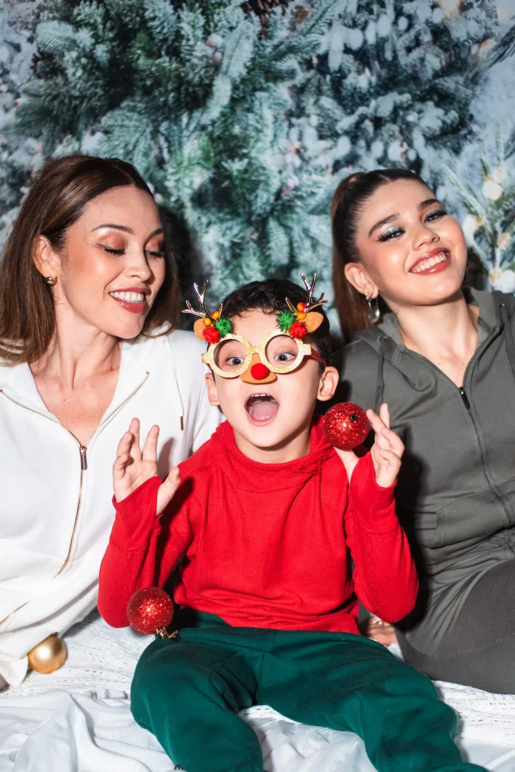 Christmas Specials - Christmas Photography by Pacific Photography